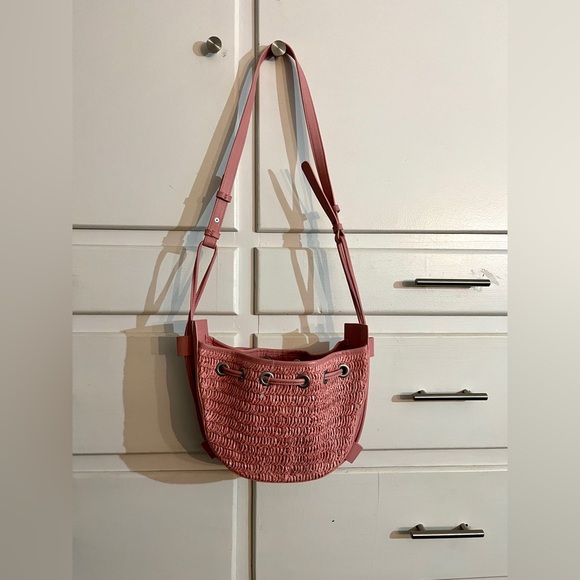 🆕 Free People Cabana crossbody bag in pink only - Picture 6 of 13